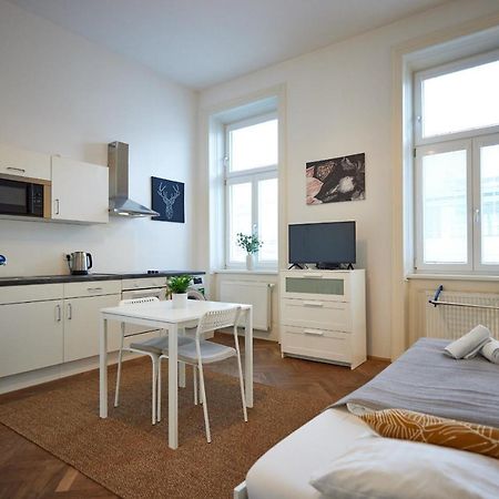 Nice Studio Close To Metro III Wien Exterior foto